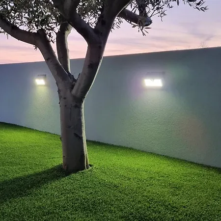 Erdgeschoss Mit Garten Und Pool Апартаменты *
