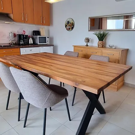 Апартаменты Erdgeschoss Mit Garten Und Pool Привлака